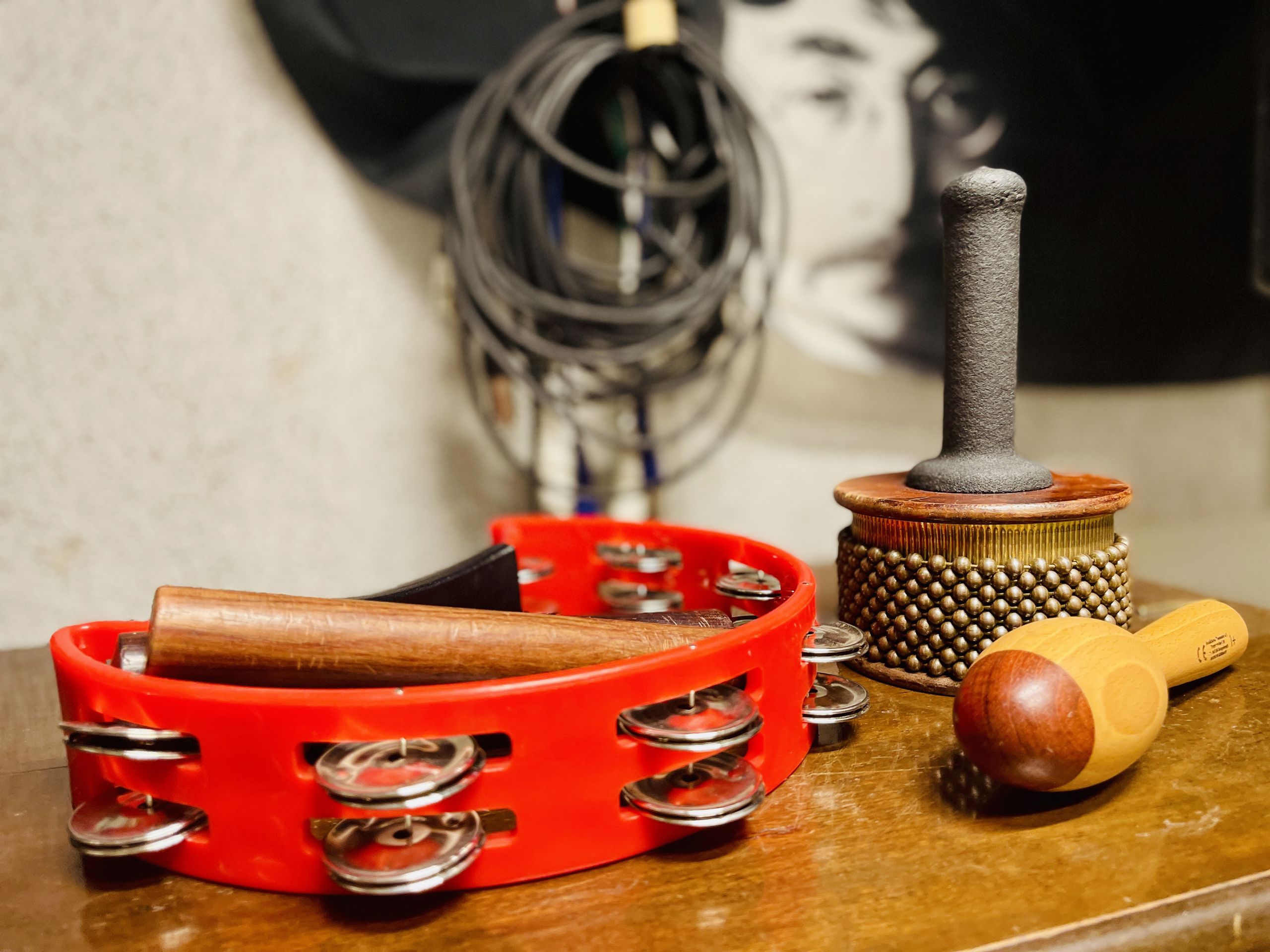 musikinstrumenter på bord