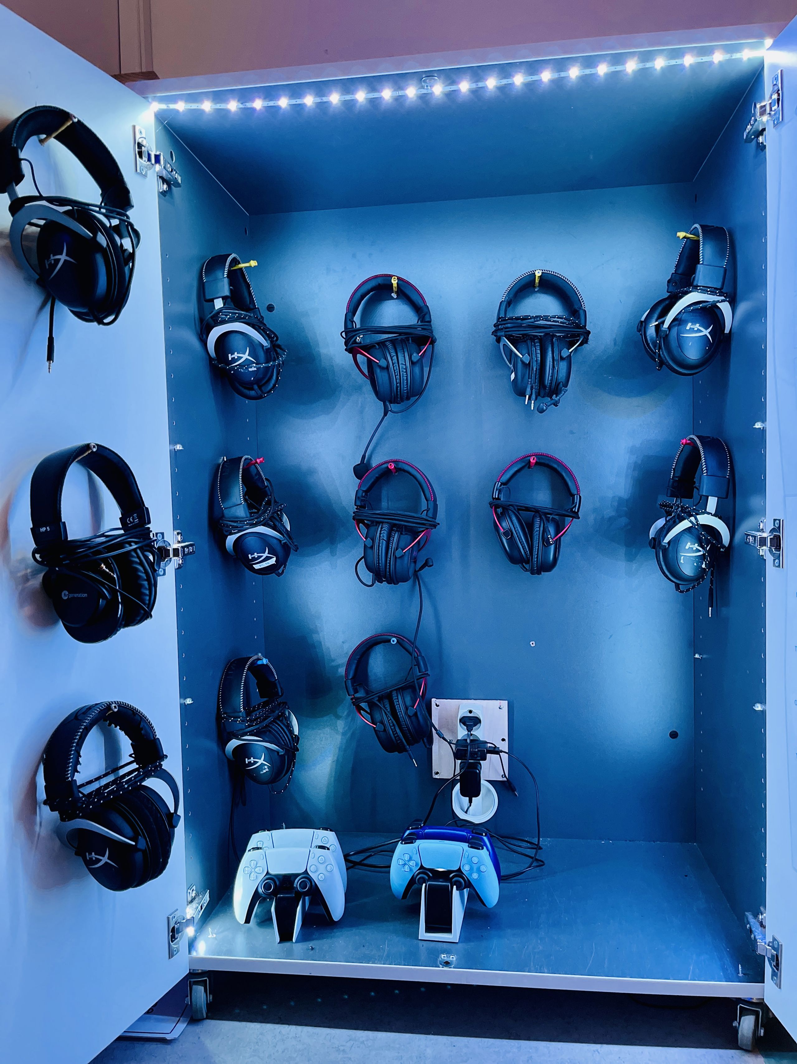 headsets i skab