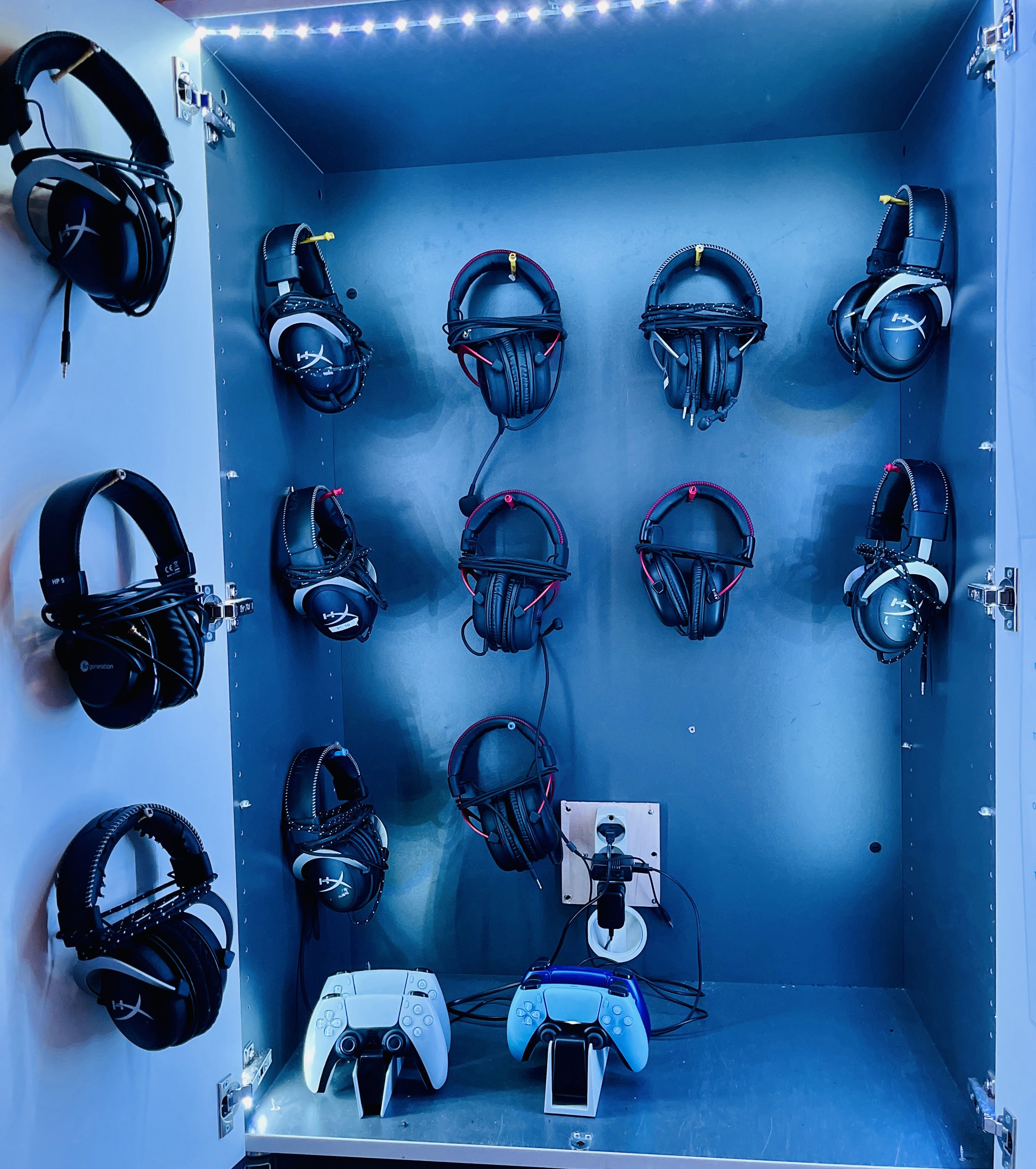 headsets i skab